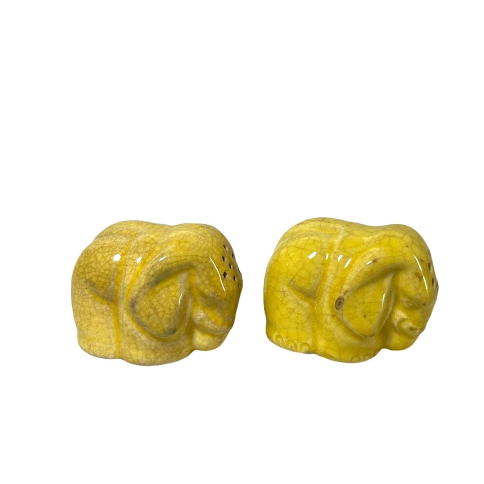 Collectible Vintage Green Elephant Salt and Pepper Shakers - Yesterdays Collective