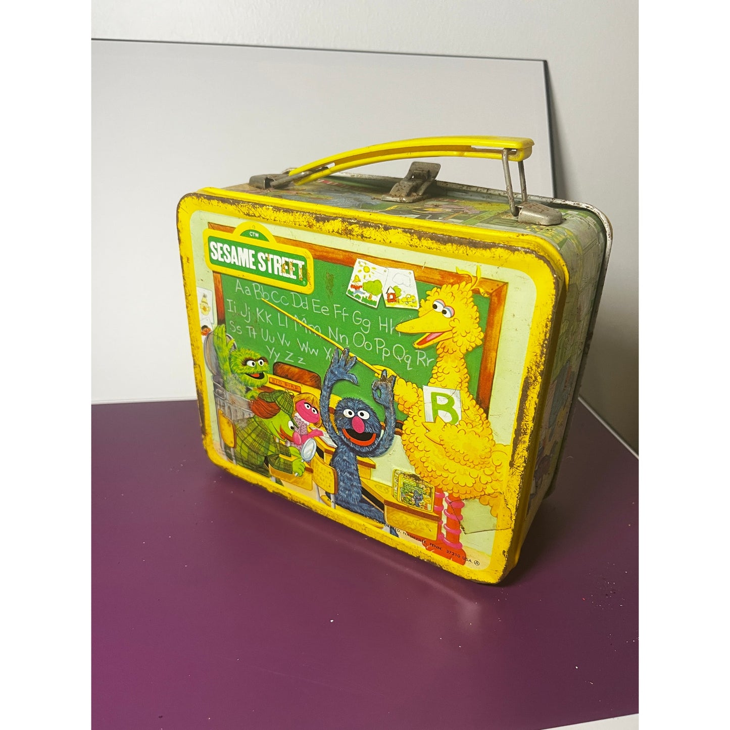 Vintage 1977 Sesame Street metal lunchbox by Aladdin Industries